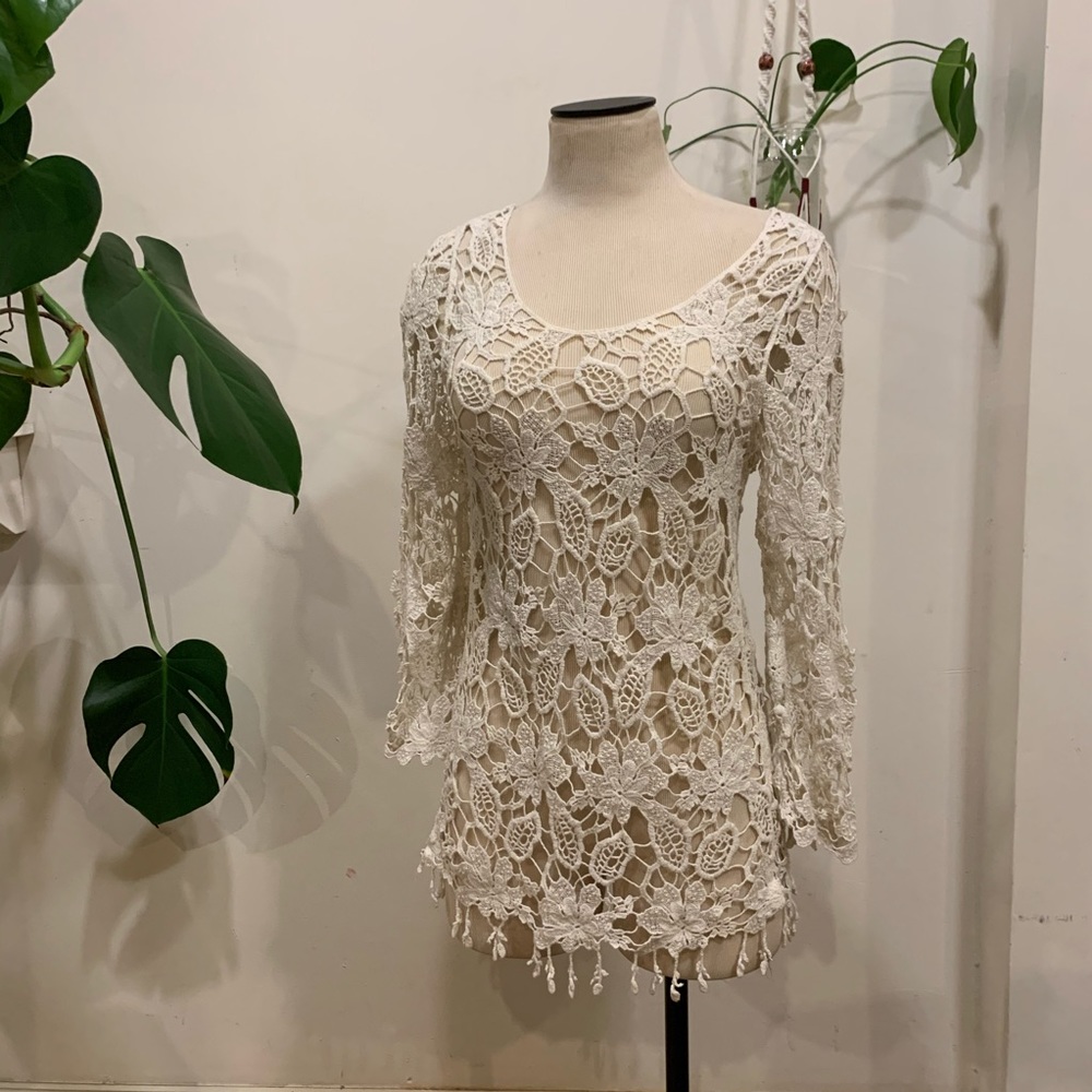 Finn & Clover versatile lace 3/4 sleeve top.